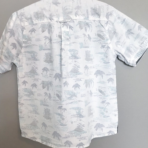 Free Planet | Size 6 (L)  Button Up Shirt - Picture 3 of 5